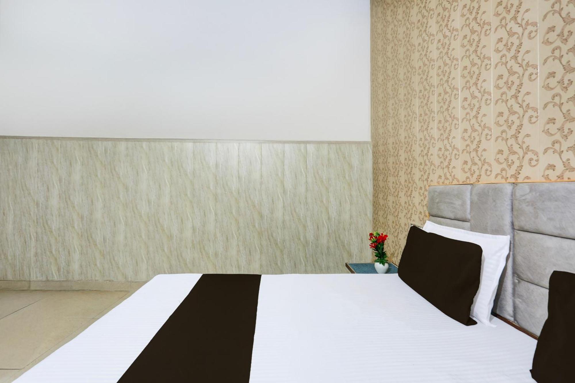 Hotel O Vk Palace 阿格拉 外观 照片
